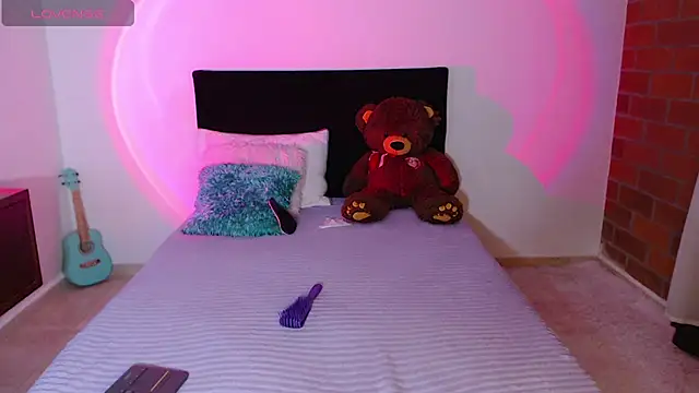 ValerieDamon online show from 02/07/25, 01:36