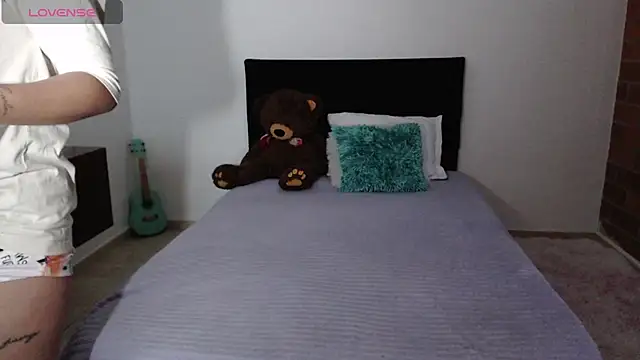 ValerieDamon online show from 02/11/25, 10:39