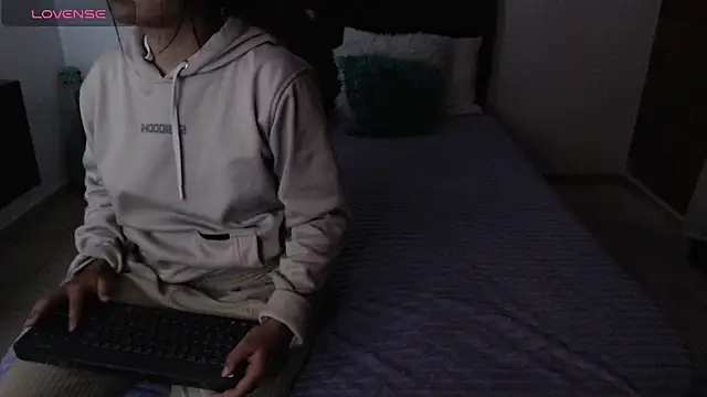 ValerieDamon online show from 02/22/25, 10:07