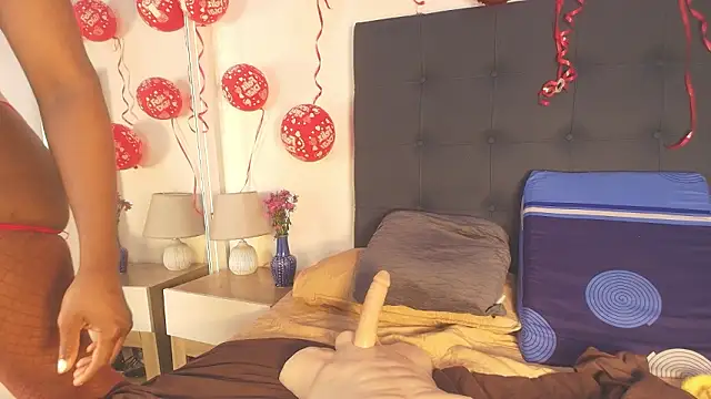 Evelonga 707 online show from 02/20/26, 07:14