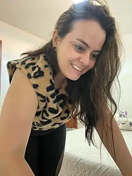 Snapshot of Im_Amelia chatting on 10/20/25, 01:44 Im Amelia online show from 10/20/25, 01:44