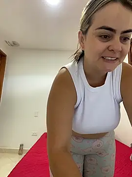 Snapshot of Im_Amelia chatting on 11/25/25, 12:38 Im Amelia online show from 11/25/25, 12:38