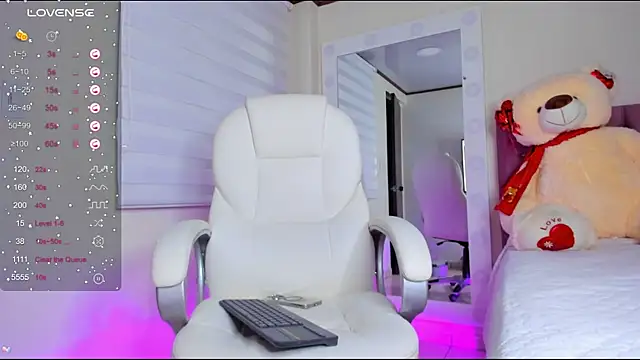 Snapshot of isaa_19 chatting on 02/04/25, 09:17 isaa 19 online show from 02/04/25, 09:17