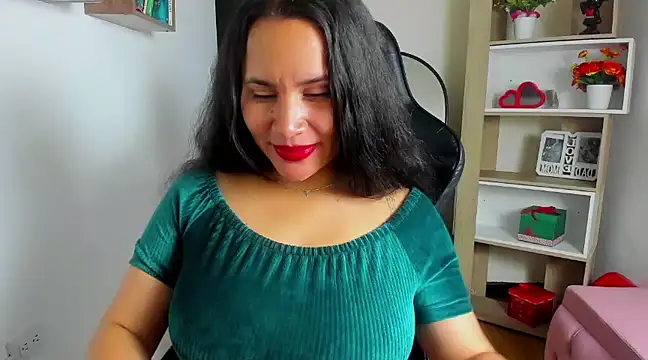 Saylor Lee22 online show from 12/04/24, 06:33