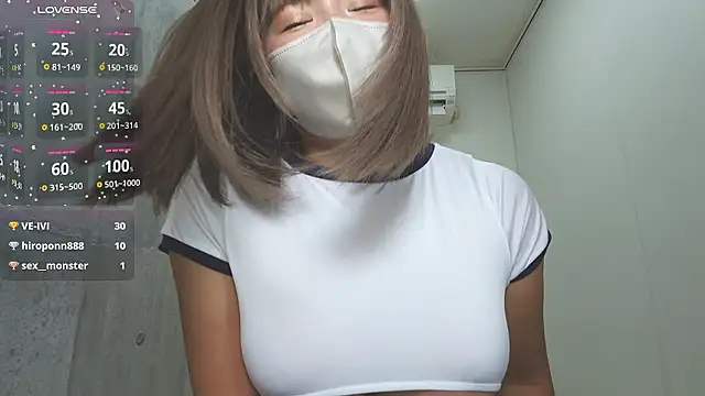 sara  xx  love online show from 10/19/25, 01:34