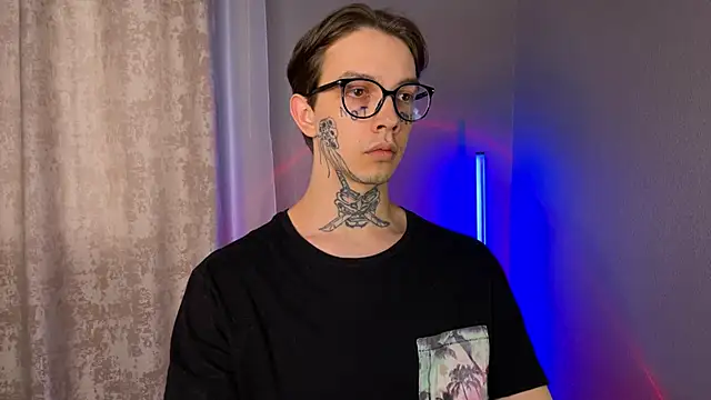 Snapshot of anahori__simon chatting on 01/15/25, 01:09 anahori simon online show from 01/15/25, 01:09