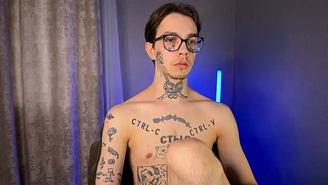 Snapshot of anahori__simon chatting on 01/24/25, 10:00 anahori simon online show from 01/24/25, 10:00