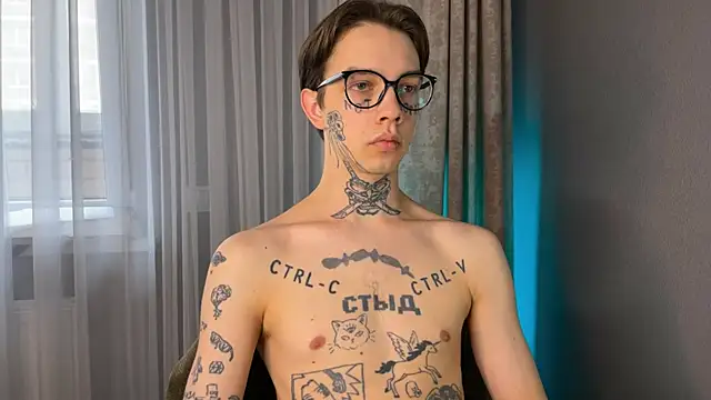 Snapshot of anahori__simon chatting on 02/03/25, 08:13 anahori simon online show from 02/03/25, 08:13