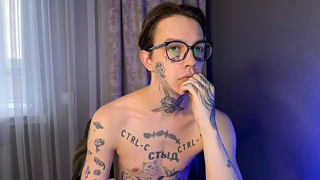 Snapshot of anahori__simon chatting on 02/07/25, 08:33 anahori simon online show from 02/07/25, 08:33