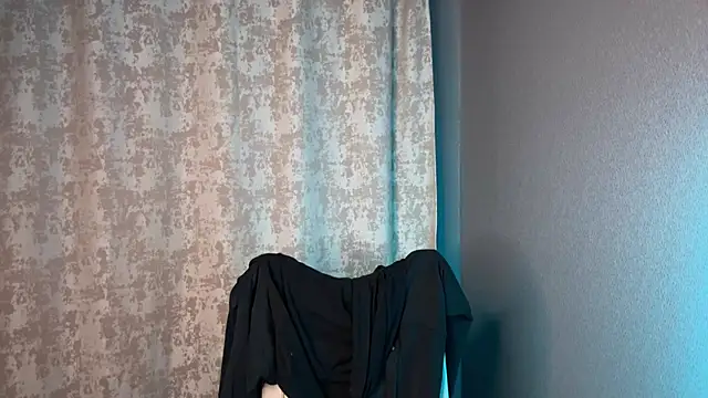 Snapshot of anahori__simon chatting on 02/10/25, 08:42 anahori simon online show from 02/10/25, 08:42