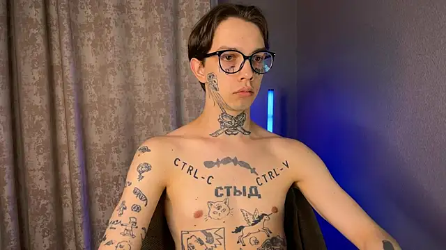 Snapshot of anahori__simon chatting on 02/20/25, 11:43 anahori simon online show from 02/20/25, 11:43