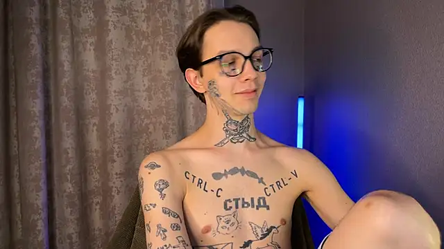 Snapshot of anahori__simon chatting on 02/21/25, 09:32 anahori simon online show from 02/21/25, 09:32