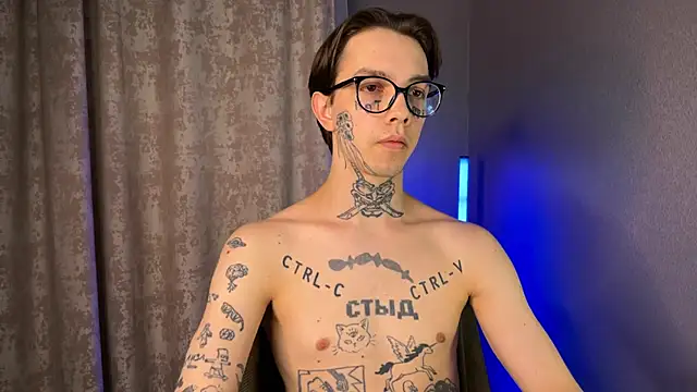 Snapshot of anahori__simon chatting on 02/22/25, 04:09 anahori simon online show from 02/22/25, 04:09