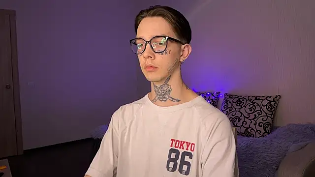 Snapshot of anahori__simon chatting on 02/27/25, 09:04 anahori simon online show from 02/27/25, 09:04