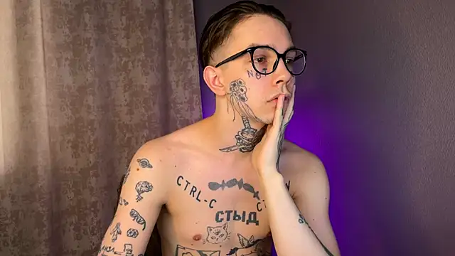 Snapshot of anahori__simon chatting on 03/05/25, 12:22 anahori simon online show from 03/05/25, 12:22