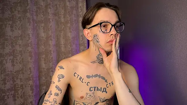 Snapshot of anahori__simon chatting on 03/08/25, 09:51 anahori simon online show from 03/08/25, 09:51