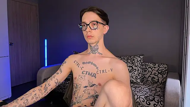 Snapshot of anahori__simon chatting on 03/14/25, 04:43 anahori simon online show from 03/14/25, 04:43