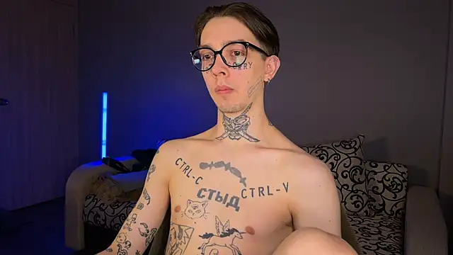 Snapshot of anahori__simon chatting on 03/22/25, 01:32 anahori simon online show from 03/22/25, 01:32