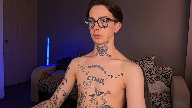 Snapshot of anahori__simon chatting on 03/23/25, 06:47 anahori simon online show from 03/23/25, 06:47