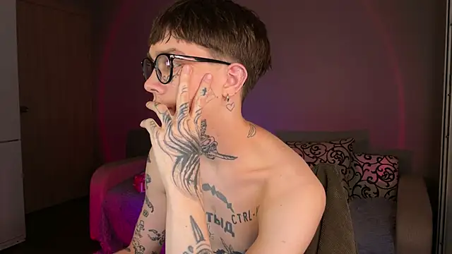 Snapshot of anahori__simon chatting on 09/08/25, 06:40 anahori simon online show from 09/08/25, 06:40