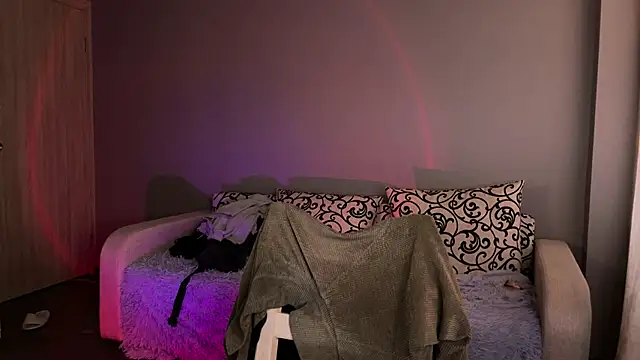 Snapshot of anahori__simon chatting on 09/27/25, 10:31 anahori simon online show from 09/27/25, 10:31