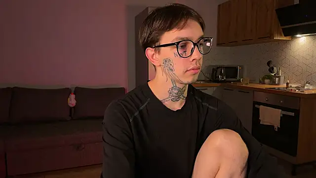 Snapshot of anahori__simon chatting on 10/17/25, 11:18 anahori simon online show from 10/17/25, 11:18