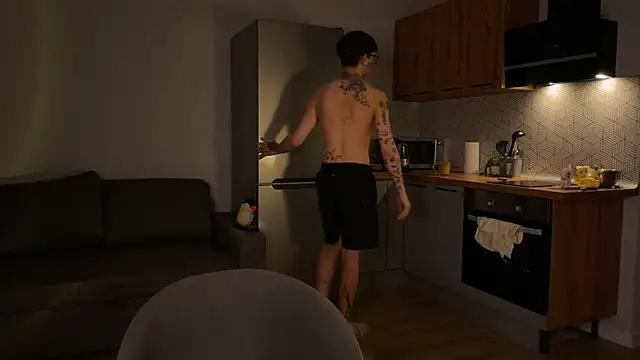 Snapshot of anahori__simon chatting on 10/22/25, 01:17 anahori simon online show from 10/22/25, 01:17