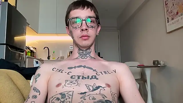 Snapshot of anahori__simon chatting on 02/15/26, 08:13 anahori simon online show from 02/15/26, 08:13