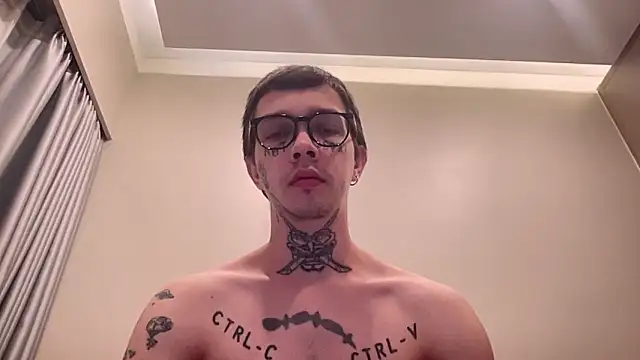 Snapshot of anahori__simon chatting on 02/28/26, 01:56 anahori simon online show from 02/28/26, 01:56