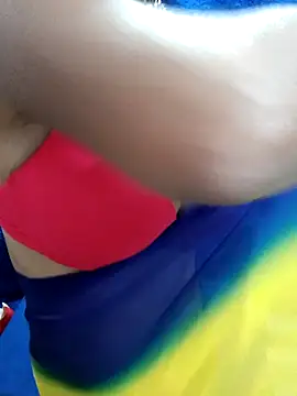 Snapshot of Savita_hotmom chatting on 11/18/25, 04:33 Savita hotmom online show from 11/18/25, 04:33