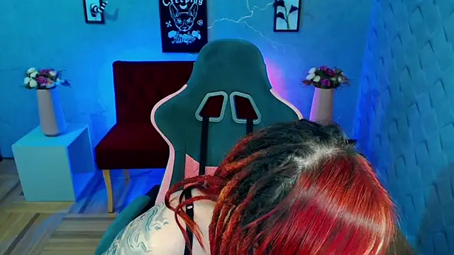 Snapshot of Miss-Tattoo chatting on 02/26/25, 05:50 Miss-Tattoo online show from 02/26/25, 05:50