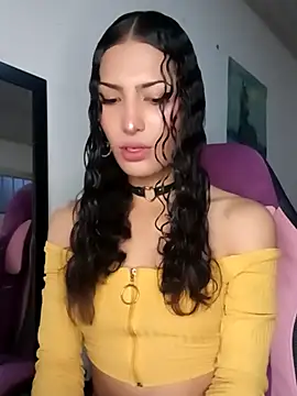 Snapshot of Lanna_hott_ chatting on 02/27/26, 11:43 Lanna hott online show from 02/27/26, 11:43