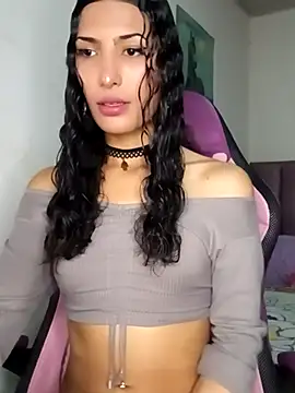 Snapshot of Lanna_hott_ chatting on 04/14/26, 08:15 Lanna hott online show from 04/14/26, 08:15