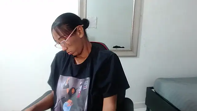 ZashaRomero online show from 12/10/24, 03:52