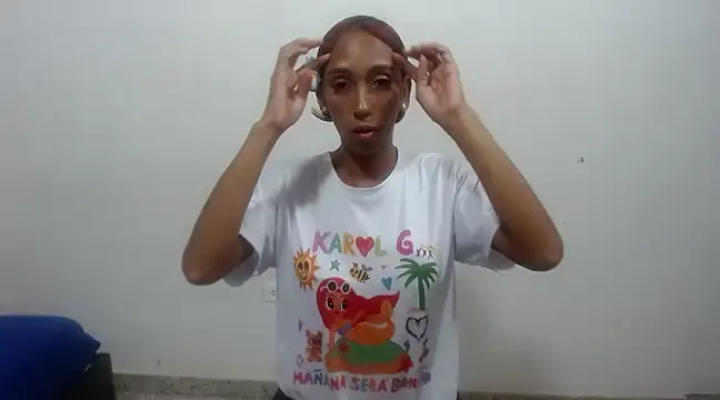 ZashaRomero online show from 02/09/25, 12:28