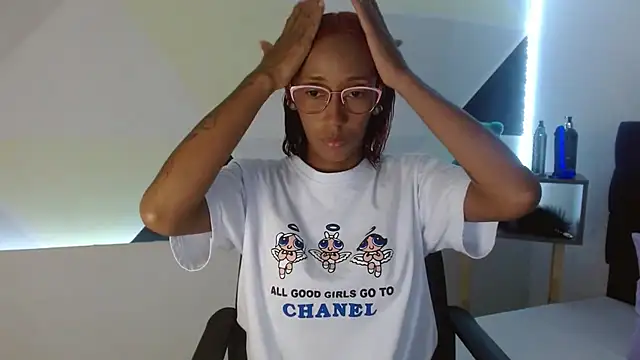 ZashaRomero online show from 02/15/25, 08:01