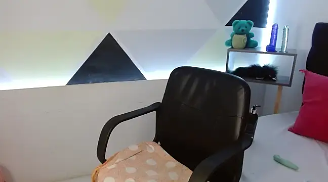 ZashaRomero online show from 02/22/25, 01:00