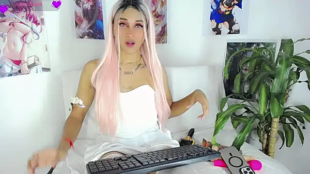 Snapshot of Jules-Angel chatting on 03/20/25, 01:46 Jules-Angel online show from 03/20/25, 01:46