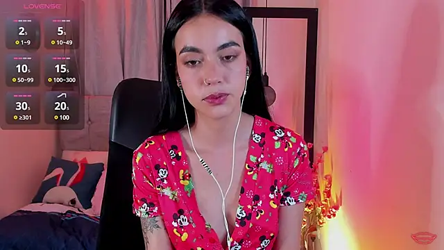 Snapshot of samy_lewis chatting on 12/13/24, 11:17 samy lewis online show from 12/13/24, 11:17