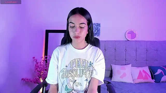 Snapshot of samy_lewis chatting on 03/14/25, 01:16 samy lewis online show from 03/14/25, 01:16