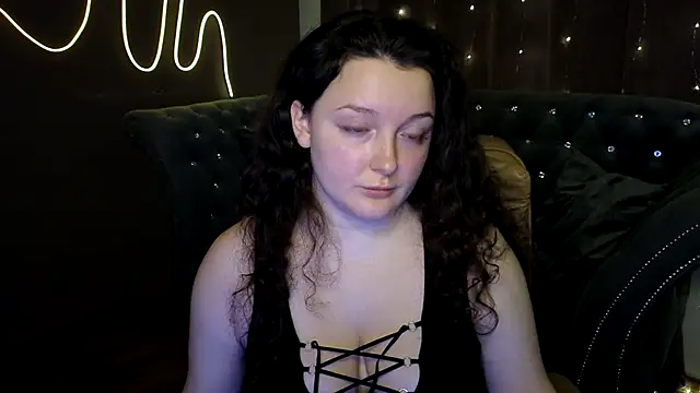 GloriNichols online show from 12/13/24, 01:44