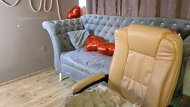 GloriNichols online show from 03/23/25, 06:26