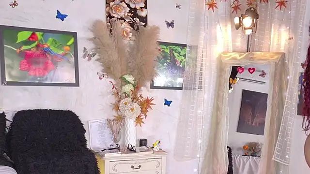 Kyara Queen online show from 11/18/25, 06:23