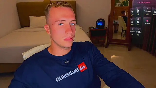 Snapshot of tommy_cumfinger chatting on 10/21/25, 11:22 tommy cumfinger online show from 10/21/25, 11:22