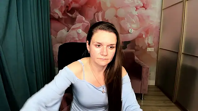 AriaGray online show from 11/13/25, 03:22