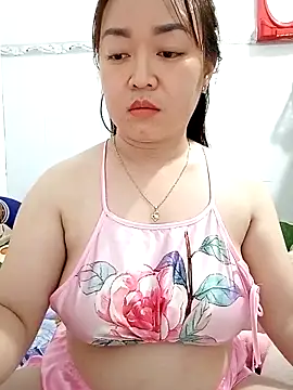 VyOanh2K online show from 03/10/25, 05:18