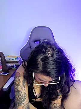 Snapshot of Aria_Bennett21 chatting on 03/27/26, 02:28 Aria Bennett21 online show from 03/27/26, 02:28