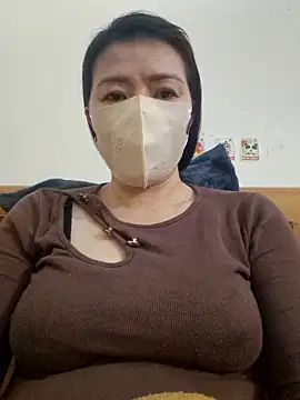 Snapshot of Susu204 chatting on 12/16/24, 01:32 Susu204 online show from 12/16/24, 01:32