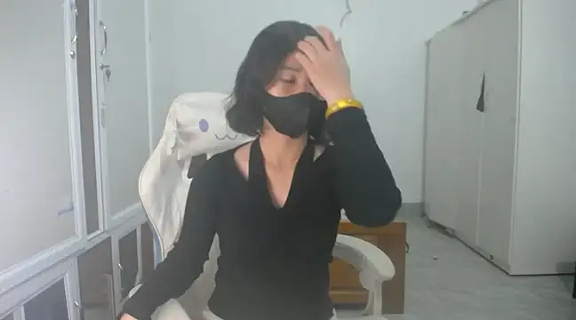 Snapshot of Susu204 chatting on 12/24/24, 02:22 Susu204 online show from 12/24/24, 02:22