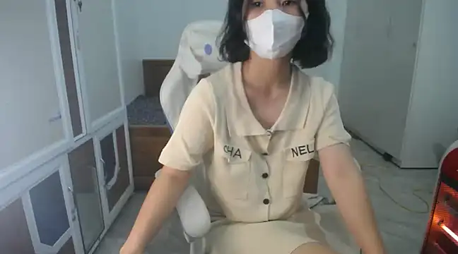 Snapshot of Susu204 chatting on 12/28/24, 02:10 Susu204 online show from 12/28/24, 02:10